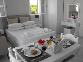 Milos Bay Suites